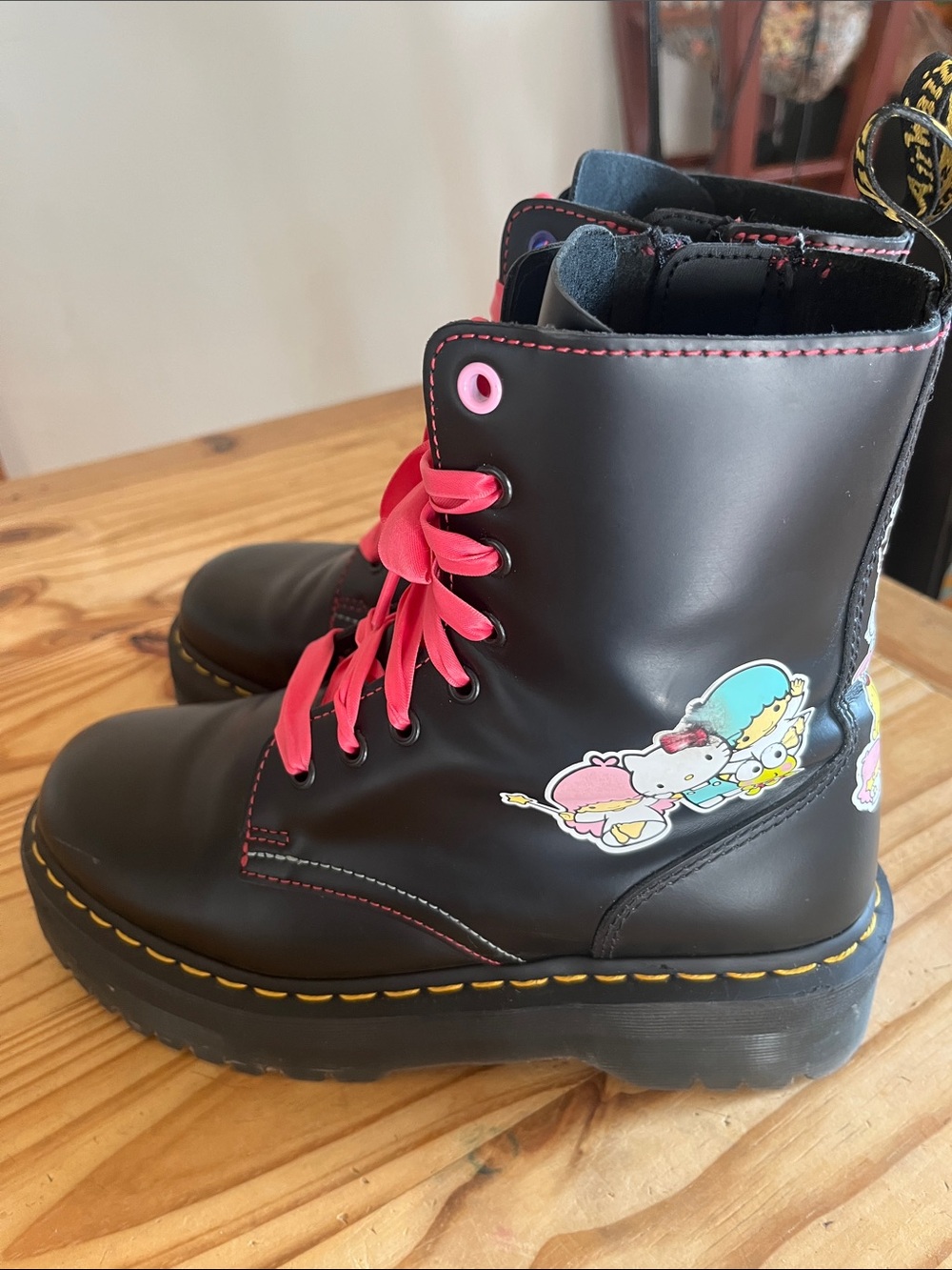 Dr. Martens x Hello Kitty and Friends Jadon - Picture 4 of 15